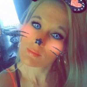 Meet your Posher, Crystal